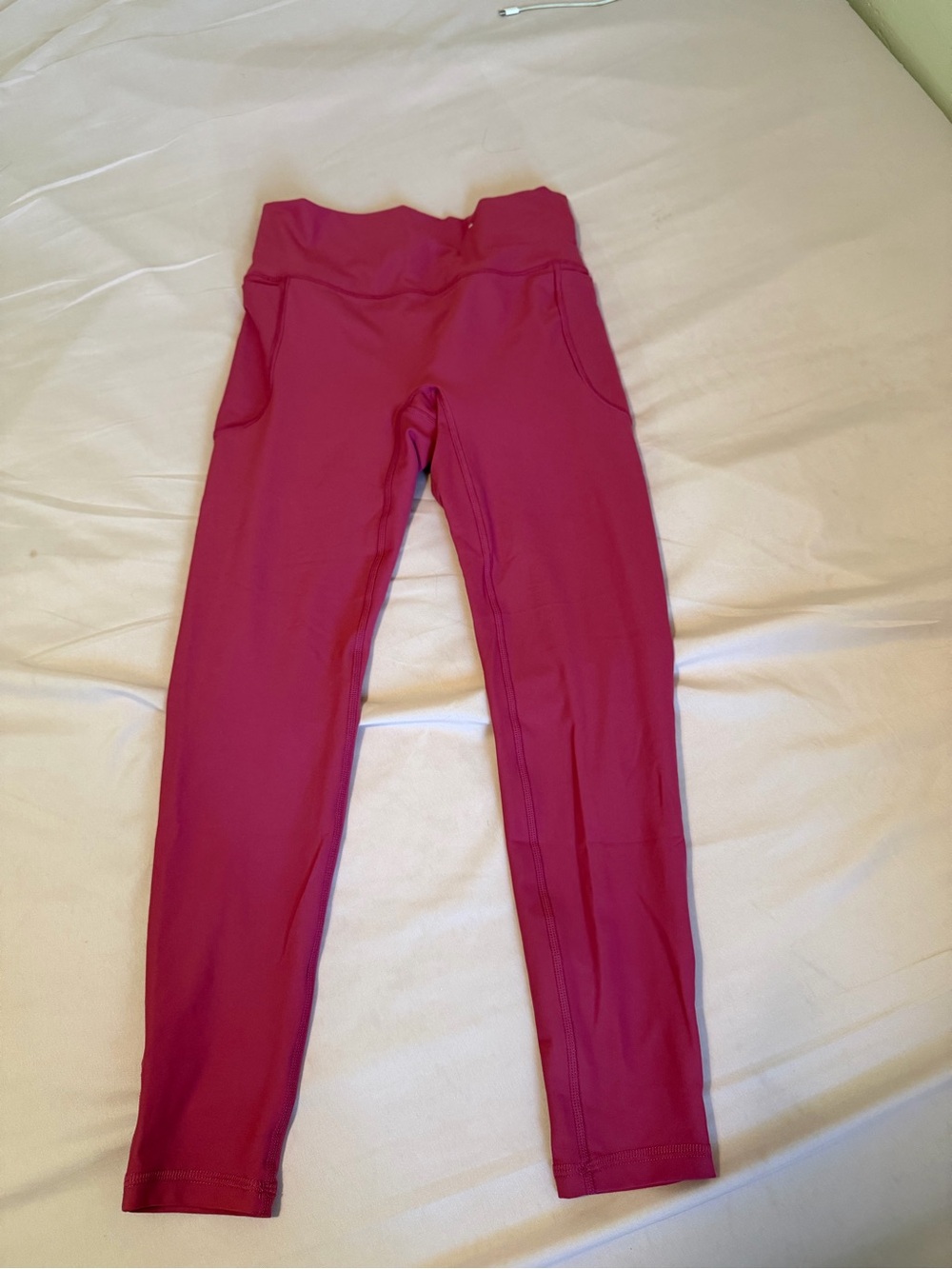 Old Navy Women’s Magenta Active Leggings with Side Pockets